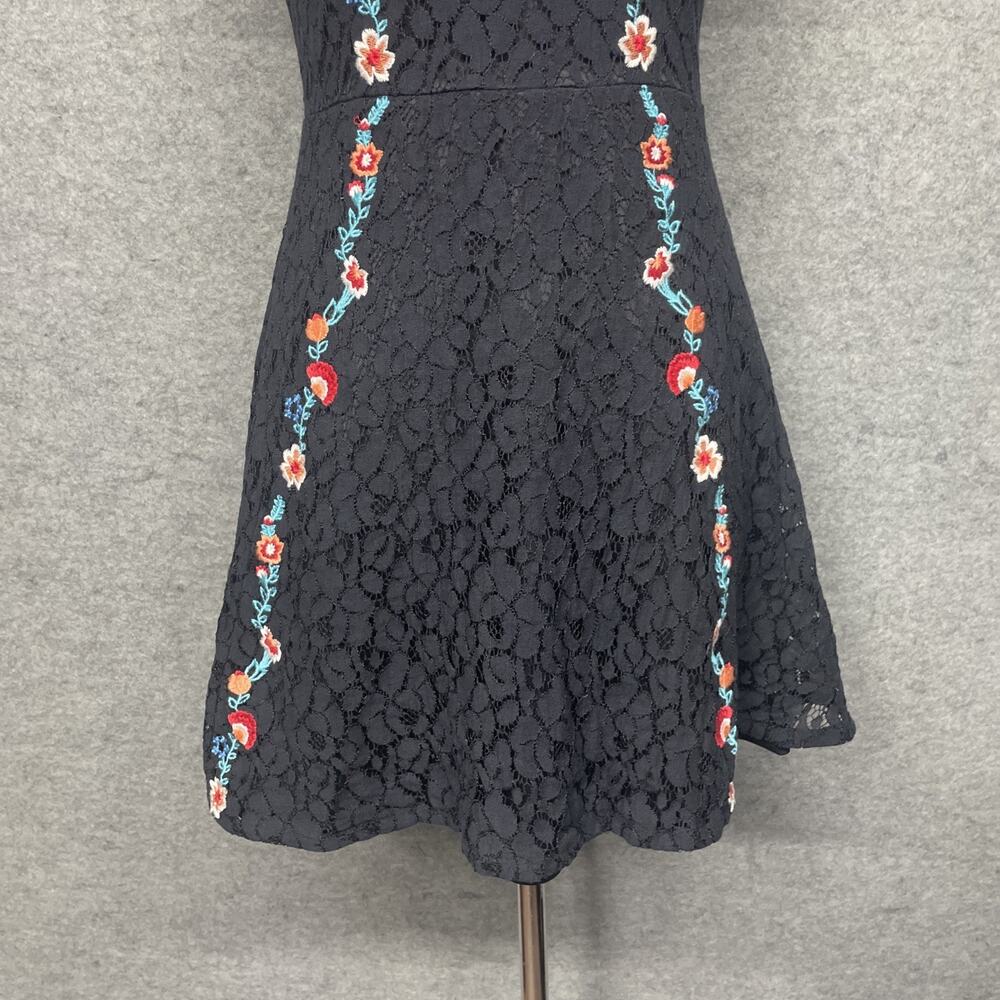 Altar'd State Jaenie Dress SM Sleeveless Mock-Neck Black Floral Lace Embroidered - Picture 3 of 13